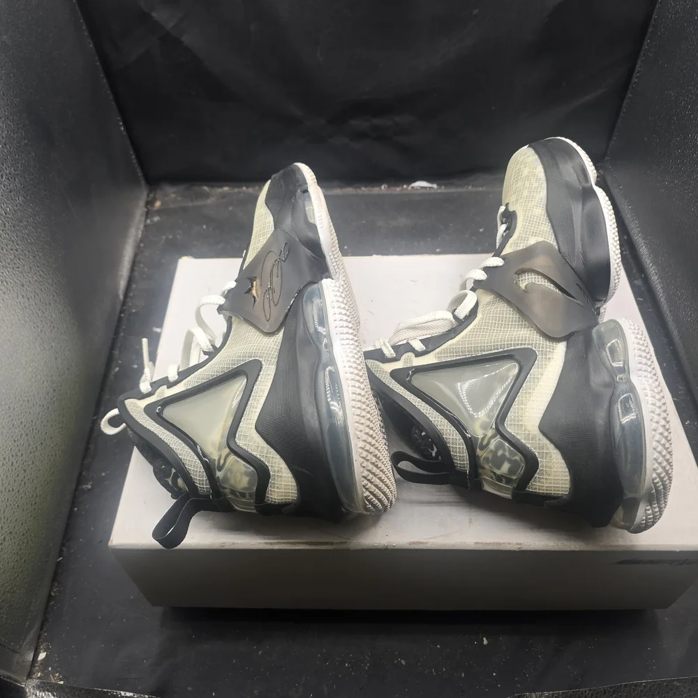 Nike Kids Sneakers‎ - Black and Cream